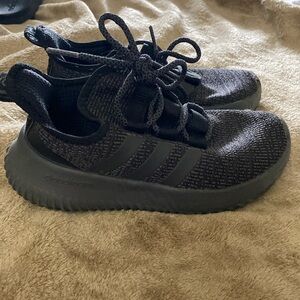 Kids Adidas Kaptir All Black Size 2